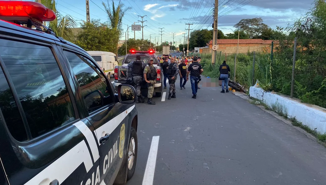 Polícia no local do homicídio no Parque São João