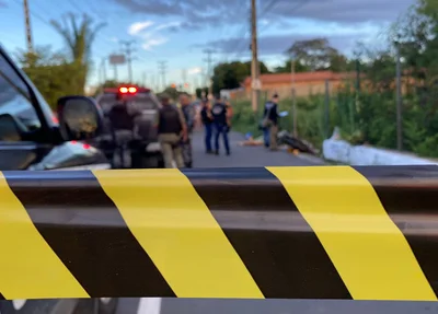 Polícia no local do homicídio no Parque São João