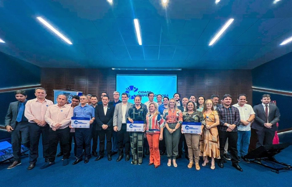 Prefeita Neidinha Lima assina termo de adesão ao programa “Cidade Empreendedora”