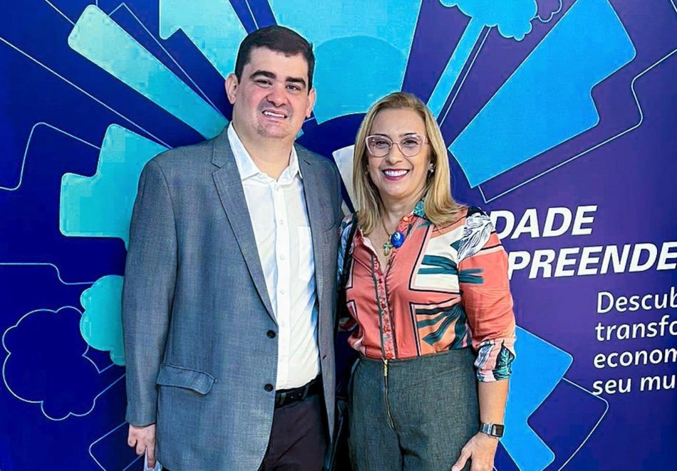 Prefeita Neidinha Lima e o representante do Sebrae