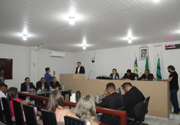 Prefeito Hilton Gomes pede harmonia na abertura do ano legislativo