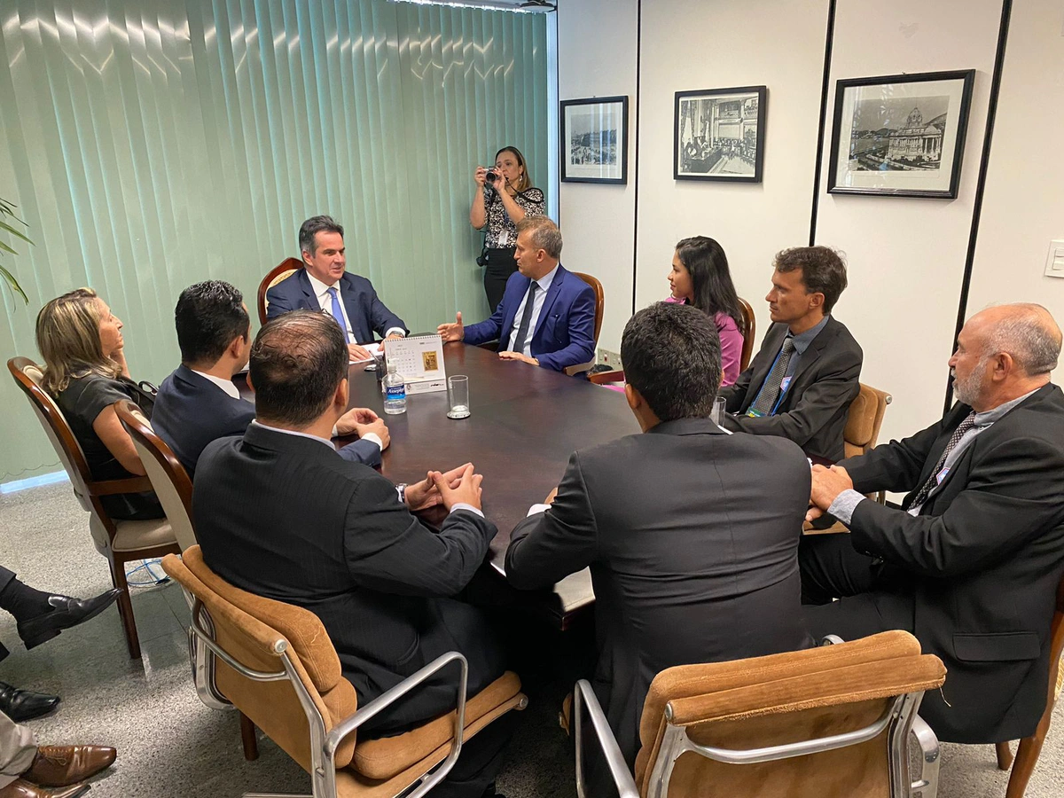 Prefeito Valdecir Júnior em reunião com o senador Ciro Nogueira em Brasília