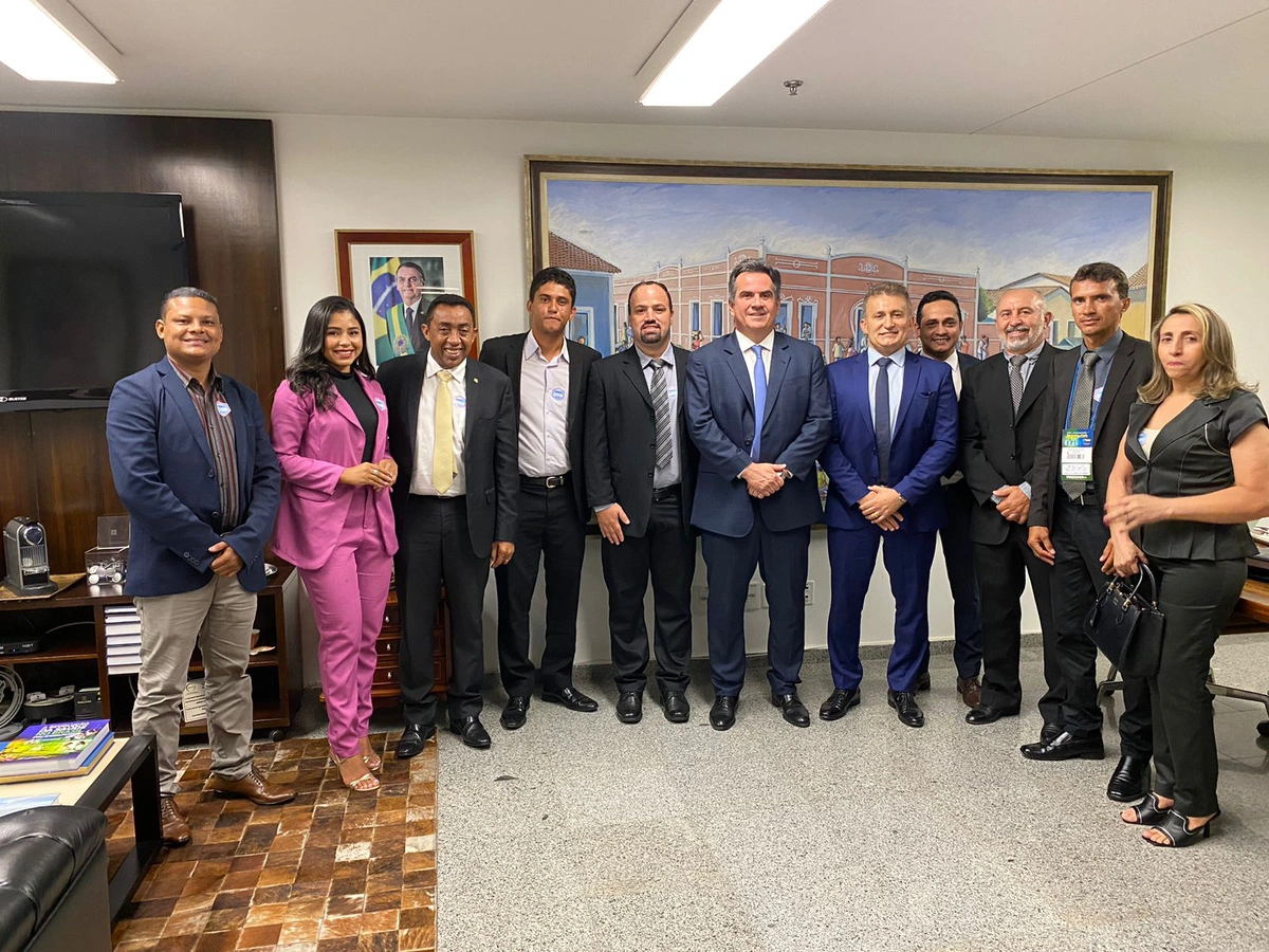 Prefeito Valdecir Júnior participa da Marcha de Prefeitos ao lado de Ciro Nogueira e Joel Rodrigues