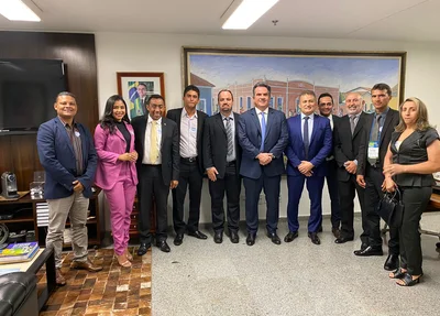 Prefeito Valdecir Júnior participa da Marcha de Prefeitos ao lado de Ciro Nogueira e Joel Rodrigues