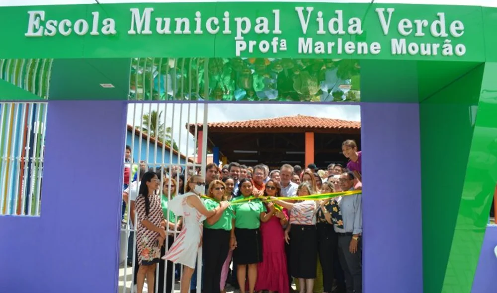 Prefeitura de Campo Maior entrega novo prédio de escola municipal
