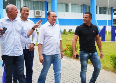 Presidente do Altos, Warton Lacerda, em reunião para discutir o projeto