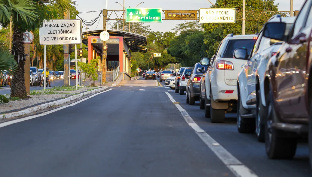 PRF anunciou nesta quarta-feira a liberação dos veículos nas faixas exclusivas para ônibus