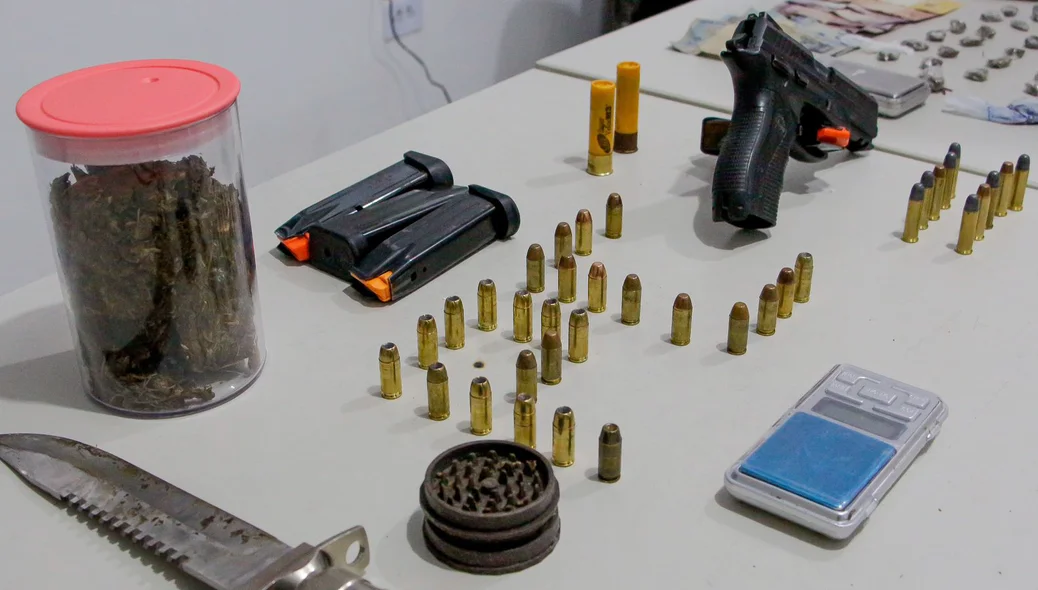 Produtos apreendidos na operação 01