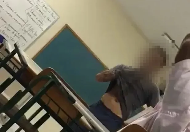 Professor de Santa Catarina que elogiou Adolf Hitler em sala de aula