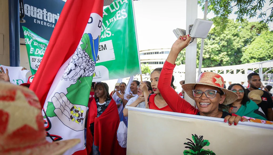 Protesto reivindica melhoria no serviço de distribuição de energia