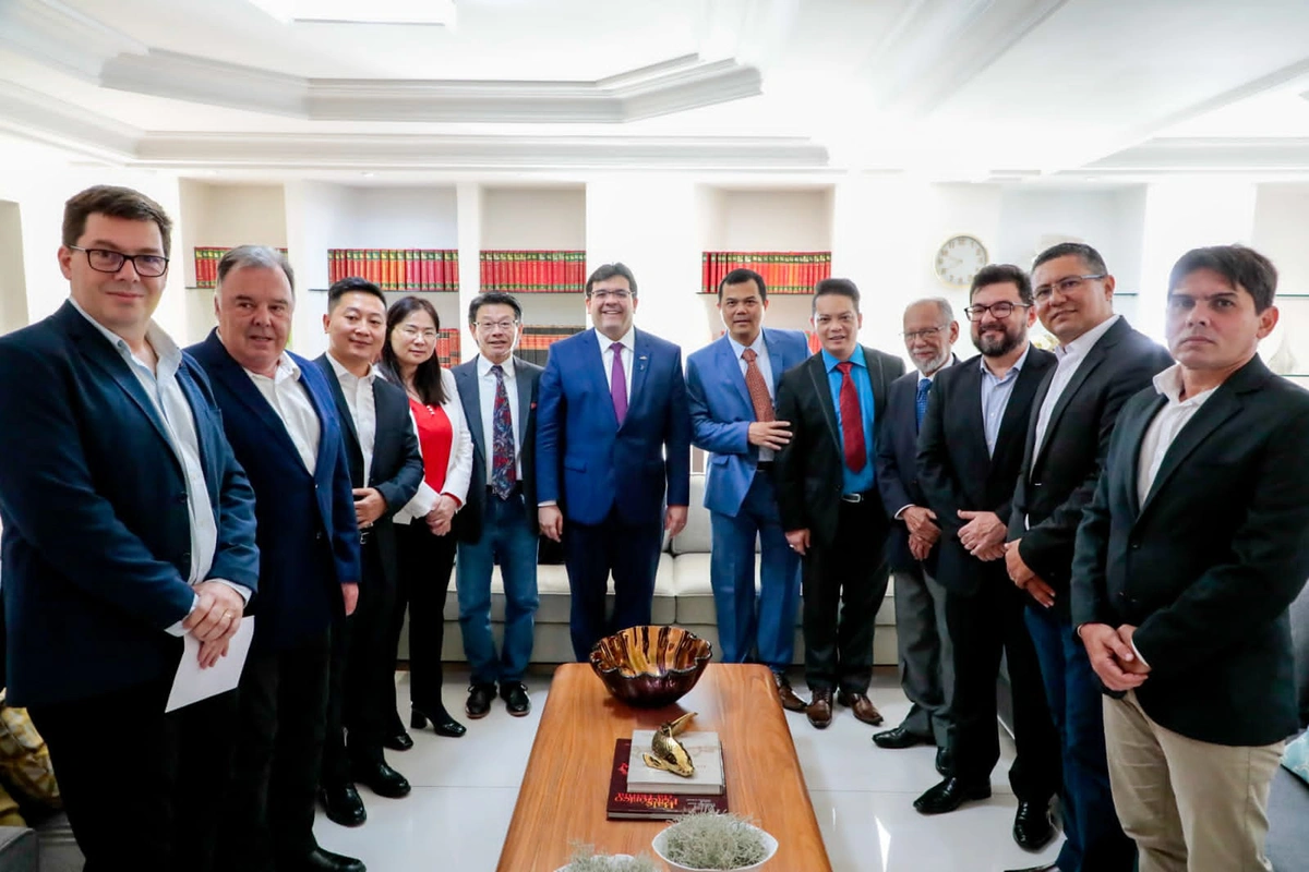 Rafael Fonteles em reunião com chineses