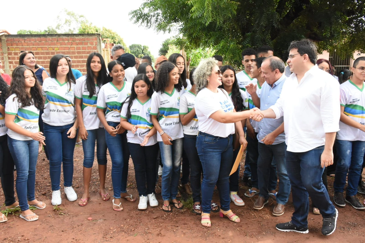Rafael anuncia escolas de tempo integral para o município