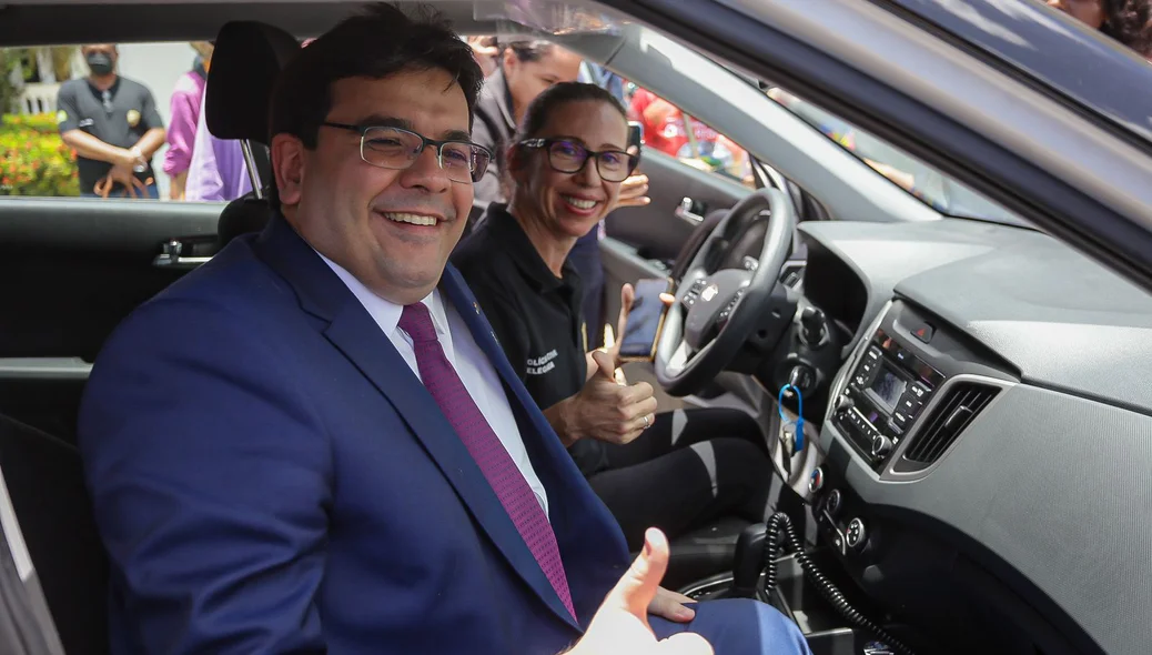 Rafael Fonteles entrega VTR para a Polícia Civil do Piauí