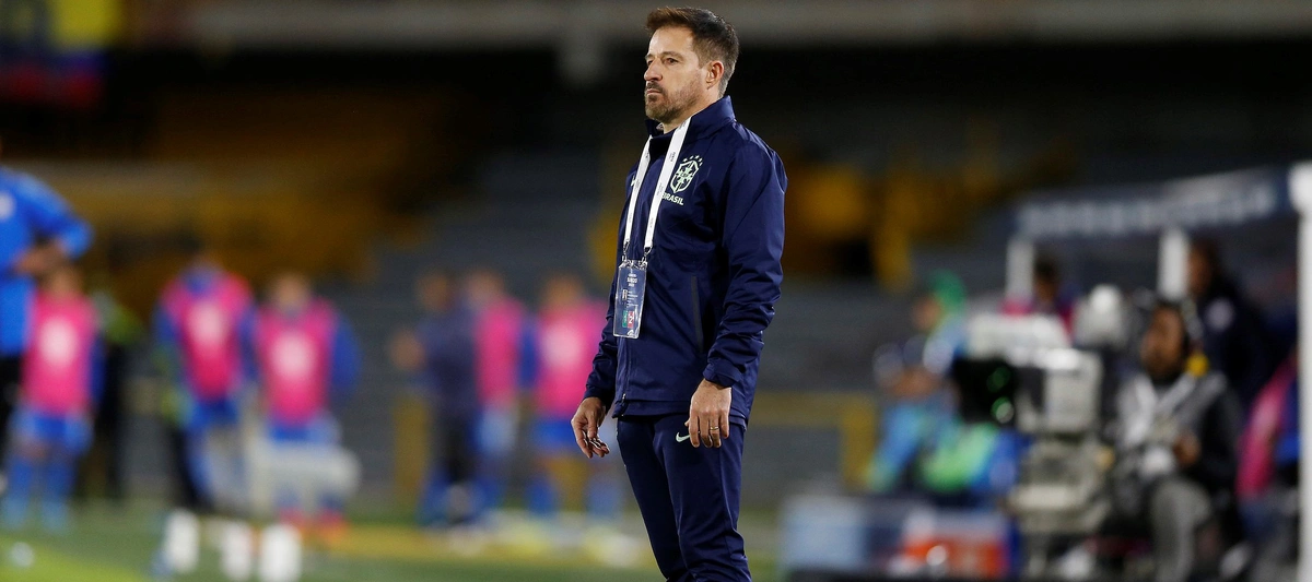 Ramon Menezes é o técnico interino da Seleção Brasileira