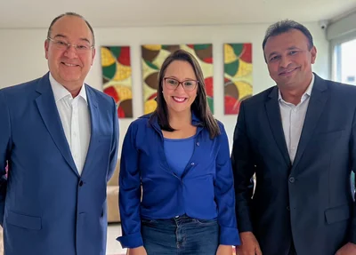 Renato Abreu ao lado de Fábio Abreu