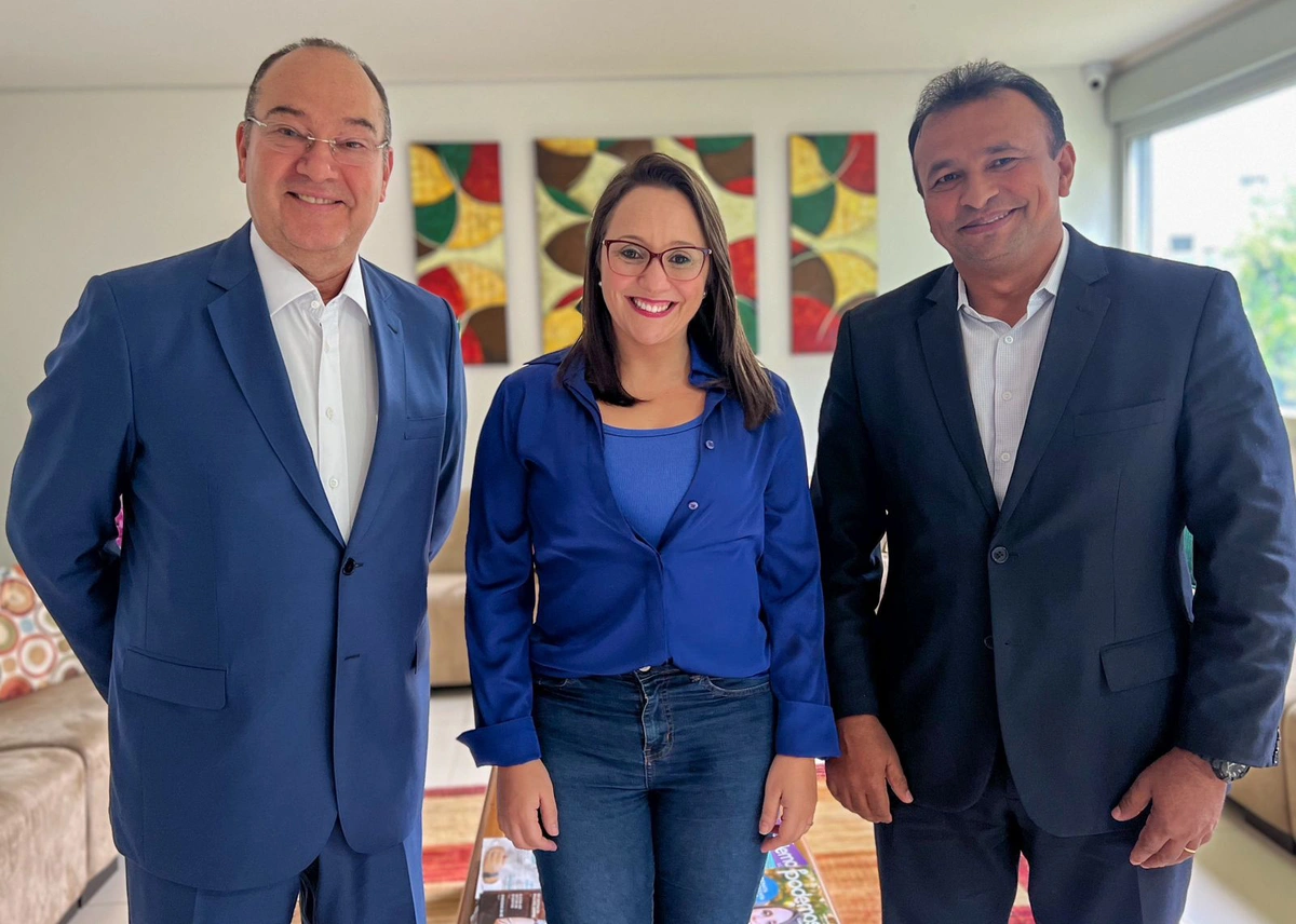 Renato Abreu ao lado de Fábio Abreu