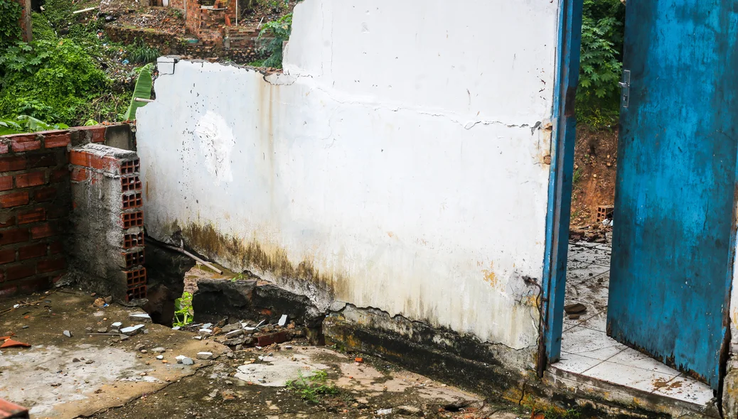 Residência já estava desocupada na Vila da Paz