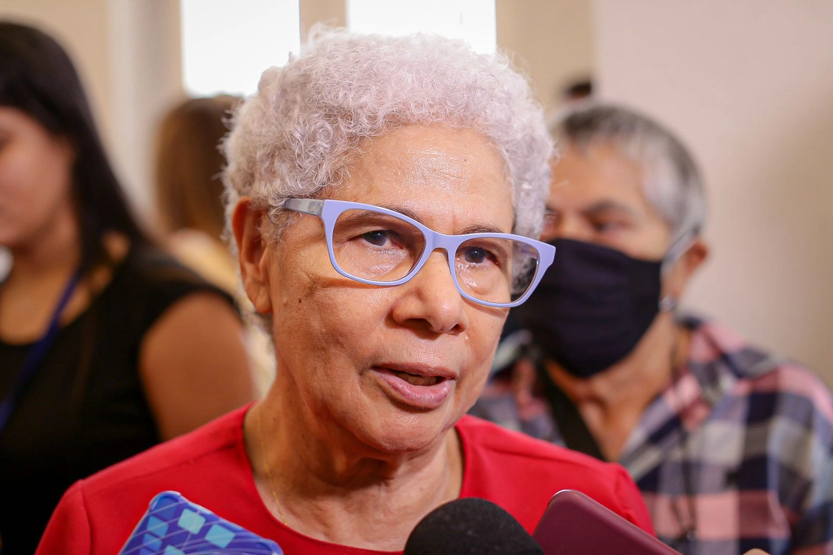 Secretária da Sasc, Regina Sousa