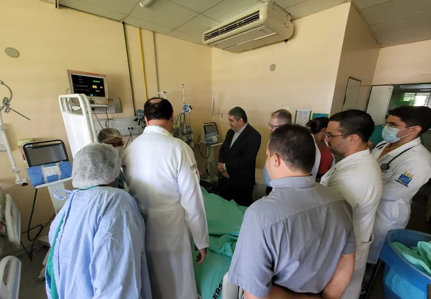 Secretário Antônio Luiz visitou pacientes