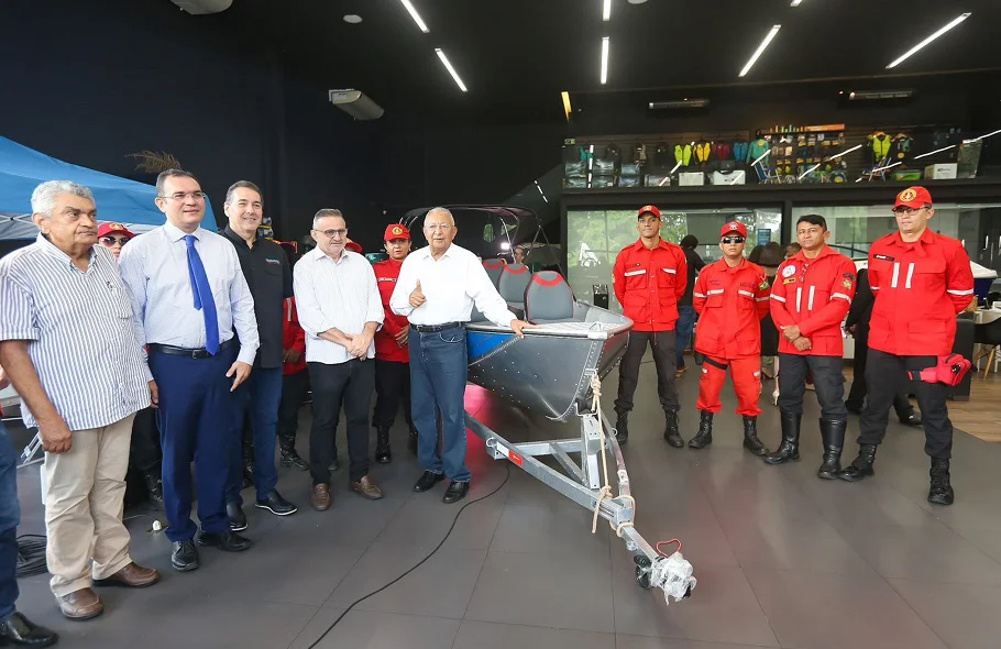 Solenidade entrega barco motorizado para Defesa Civil Municipal
