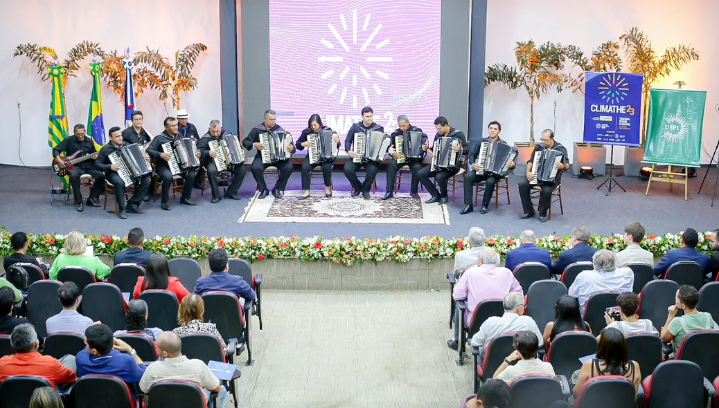 Solenidade foi marcada por uma apresentação de sanfonas