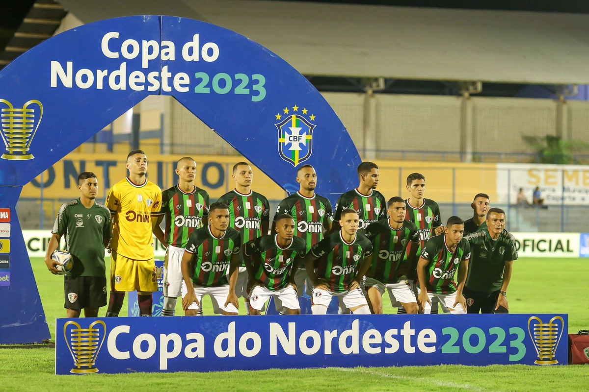 Time do Fluminense-PI contra o Bahia