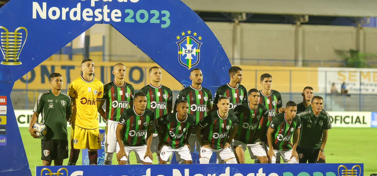 Time do Fluminense-PI contra o Bahia