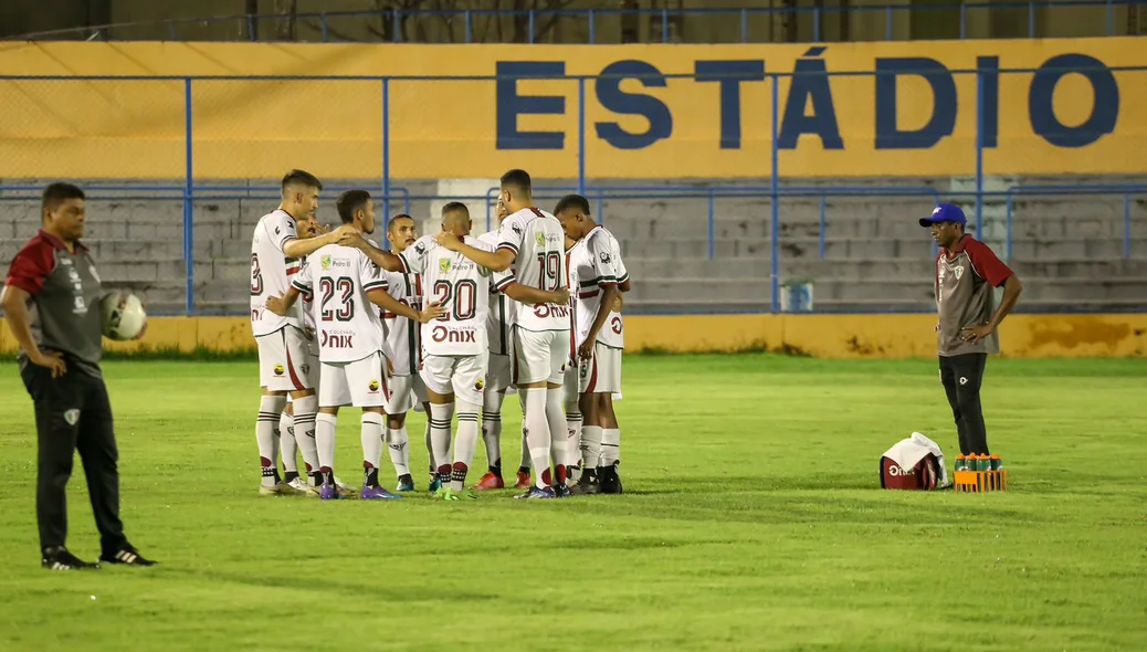 Time do Fluminense-PI reunido