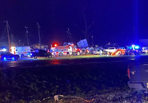 Tornado deixa ao menos menos 23 mortos nos EUA