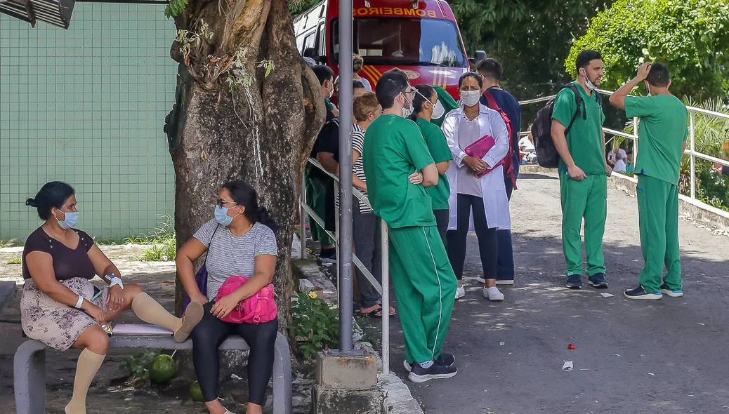 Trabalhadores do Hospital Dirceu Alberto Neto