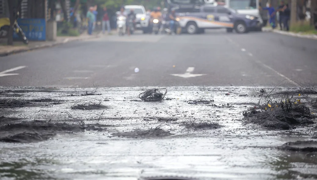 Trecho da Avenida Maranhão foi bloqueado por motoristas