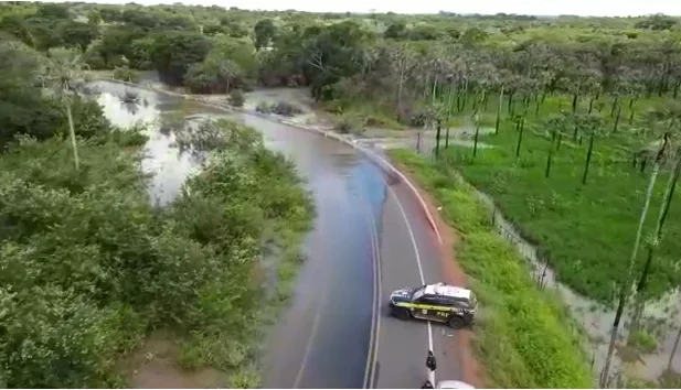 Trecho da BR 222 interditado entre Batalha e Piripiri