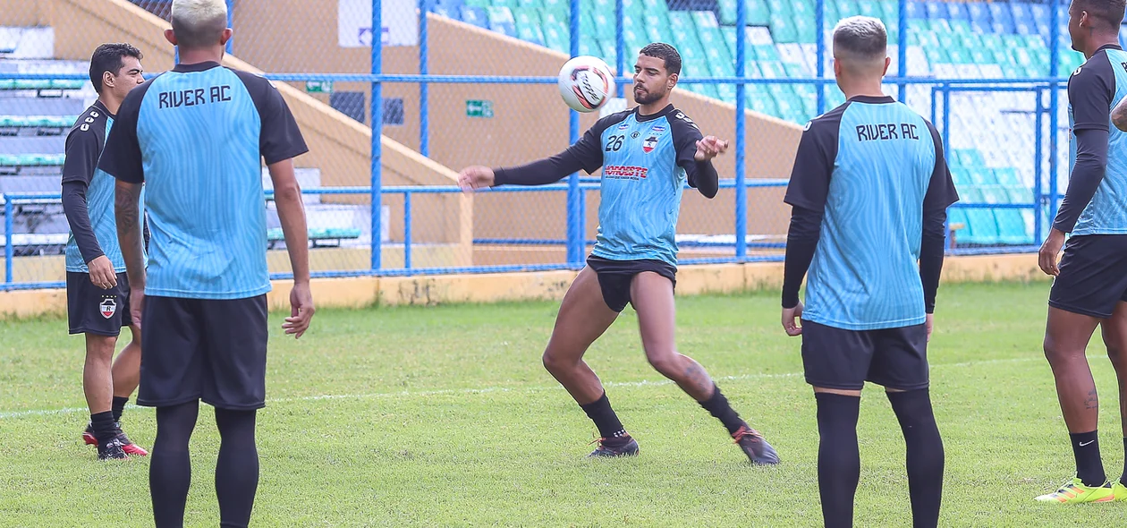 Treino aconteceu no Lindolfo Monteiro