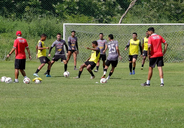 Treino do River em Teresina