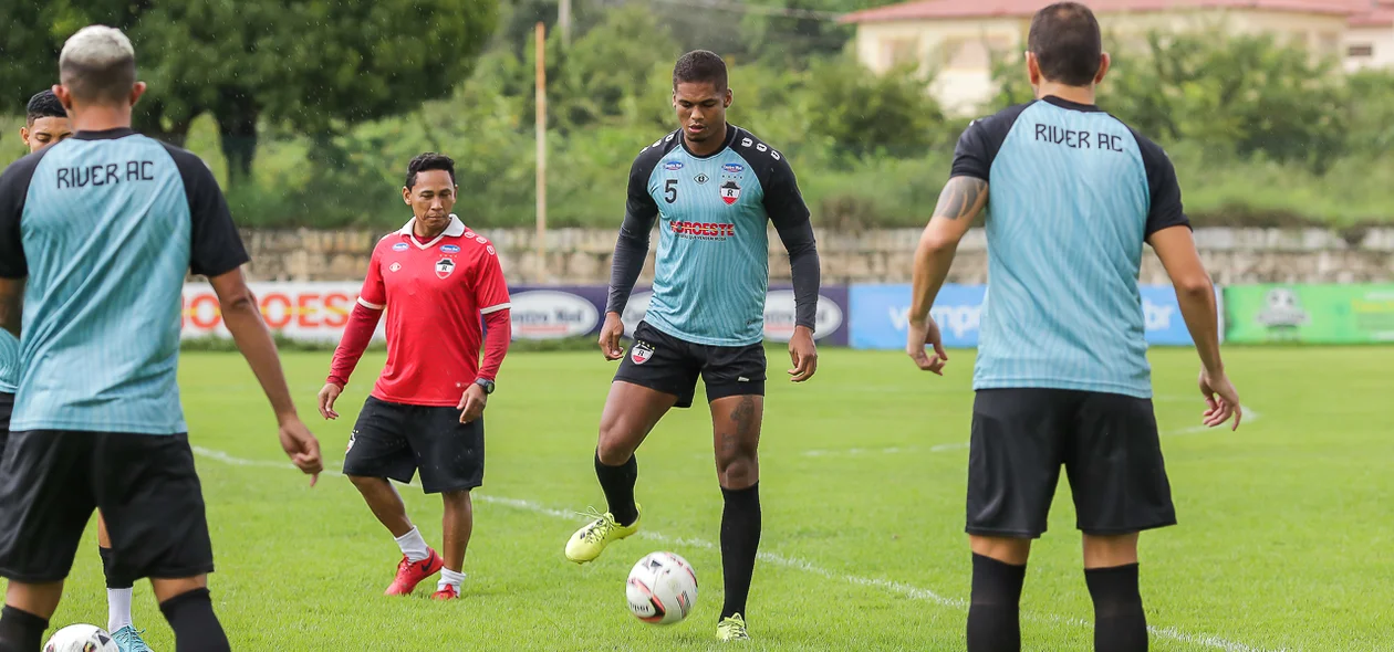 Treino foi leve para os jogadores