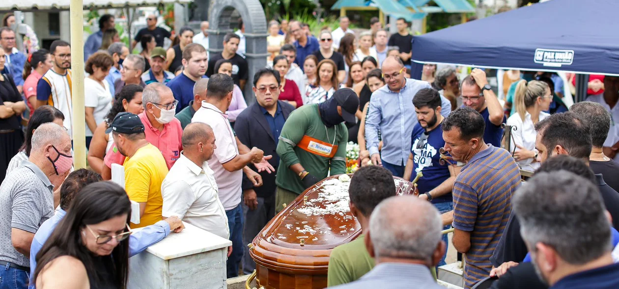 Último adeus ao empresário Rufino Damásio