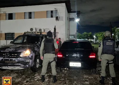 Veículo recuperado com os dois suspeitos