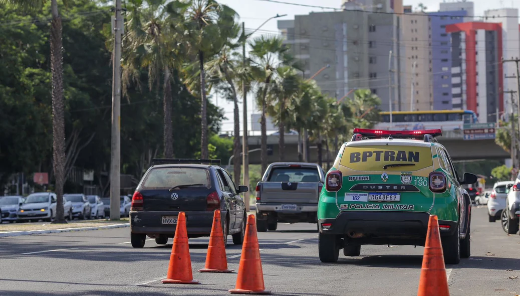 Viatura do BPTRAN esteve presente no local