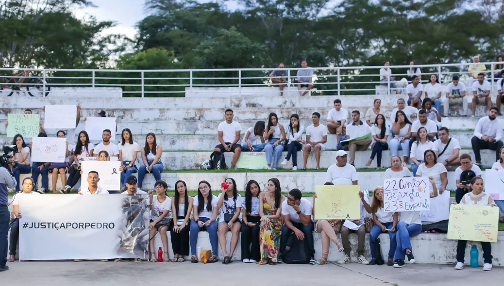 Vigília em homenagem ao estudante de Direito João Pedro