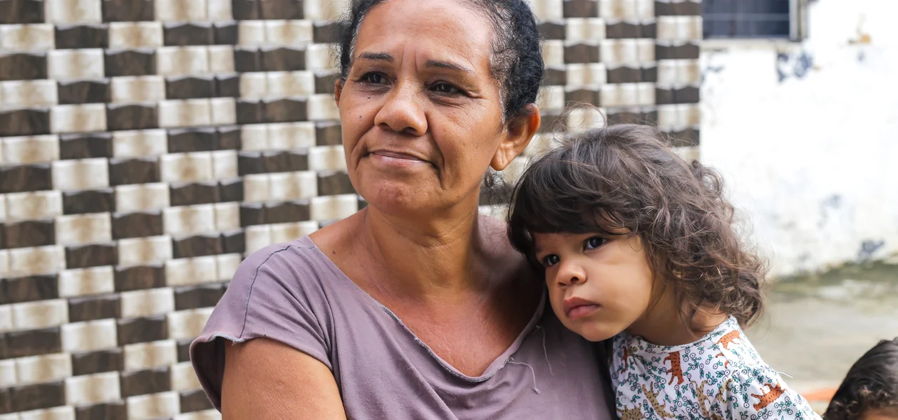 Virgínia Ferreira, mora ao lado do grotão, no final da Rua 02 na Vila da Paz