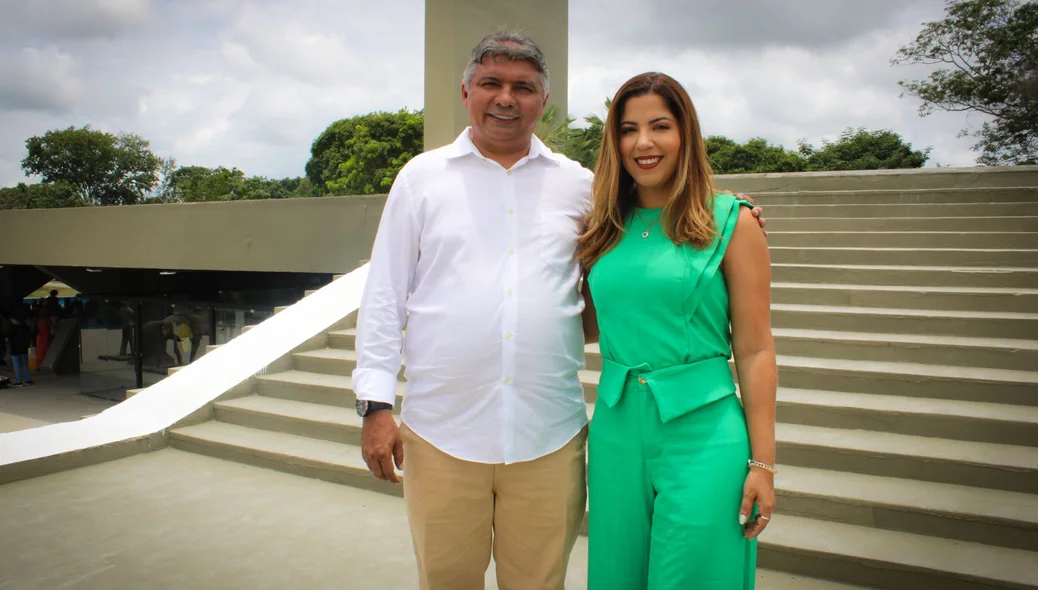 Zé Henrique ao lado de sua esposa