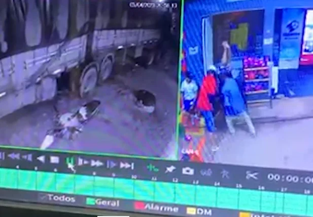 Ação criminosa foi flagrada por câmeras de segurança