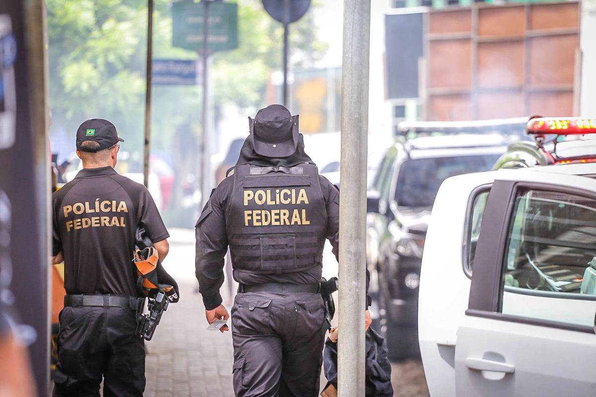 Agentes da Polícia Federal em operação