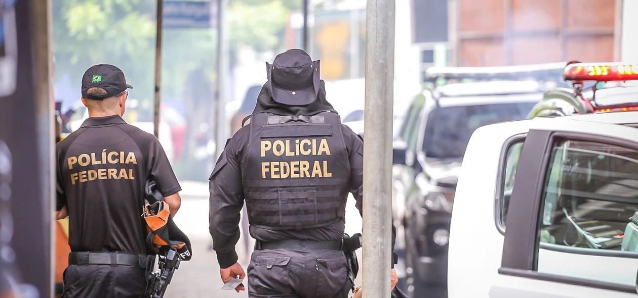 Agentes da Polícia Federal em operação
