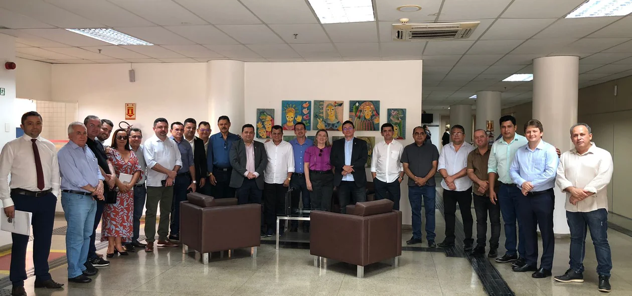 Além do presidente da APPM, Toninho participaram da sessão vários prefeitos
