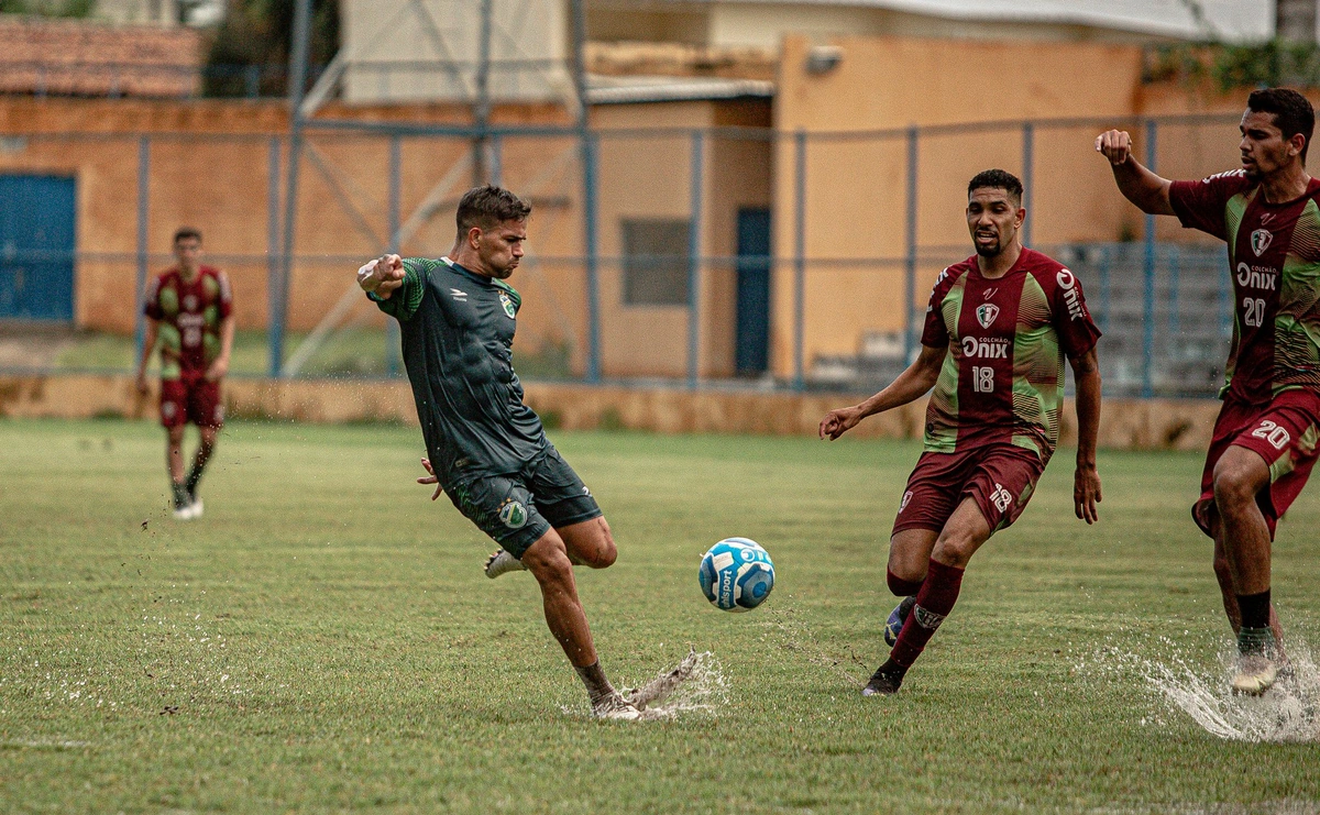 Altos e Fluminense em jogo treino para o Brasileiro