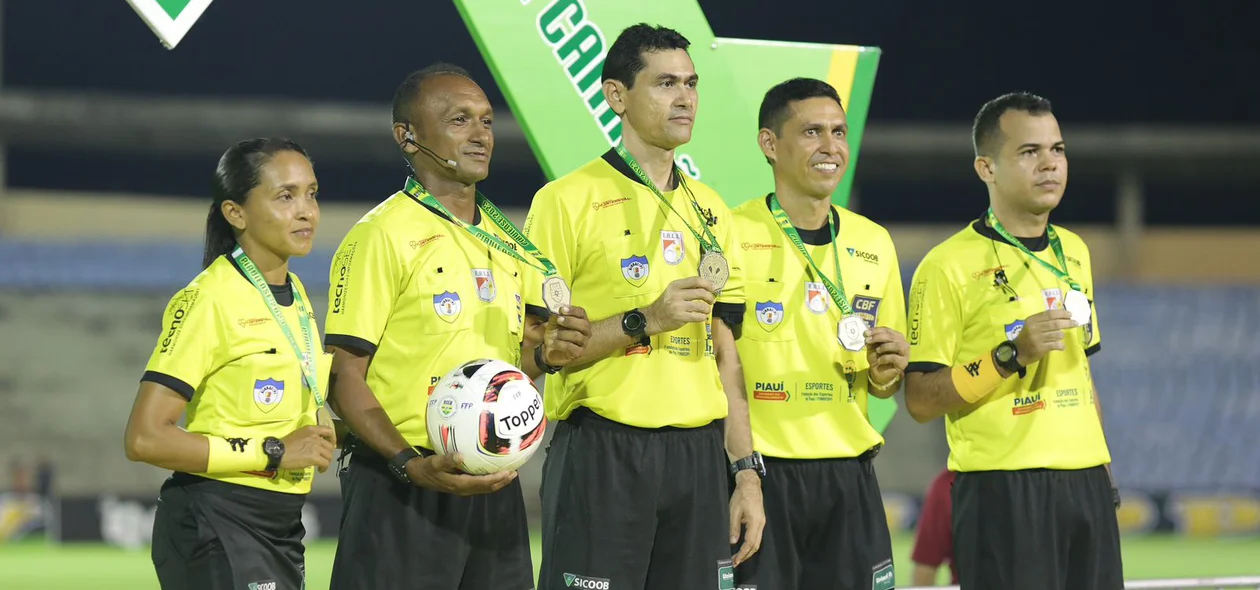 Árbitros na final do Campeonato Piauiense 2023