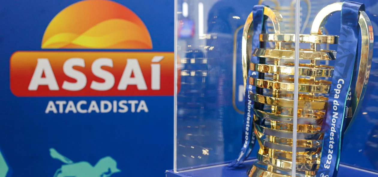 Assaí recebe taça da Copa do Nordeste