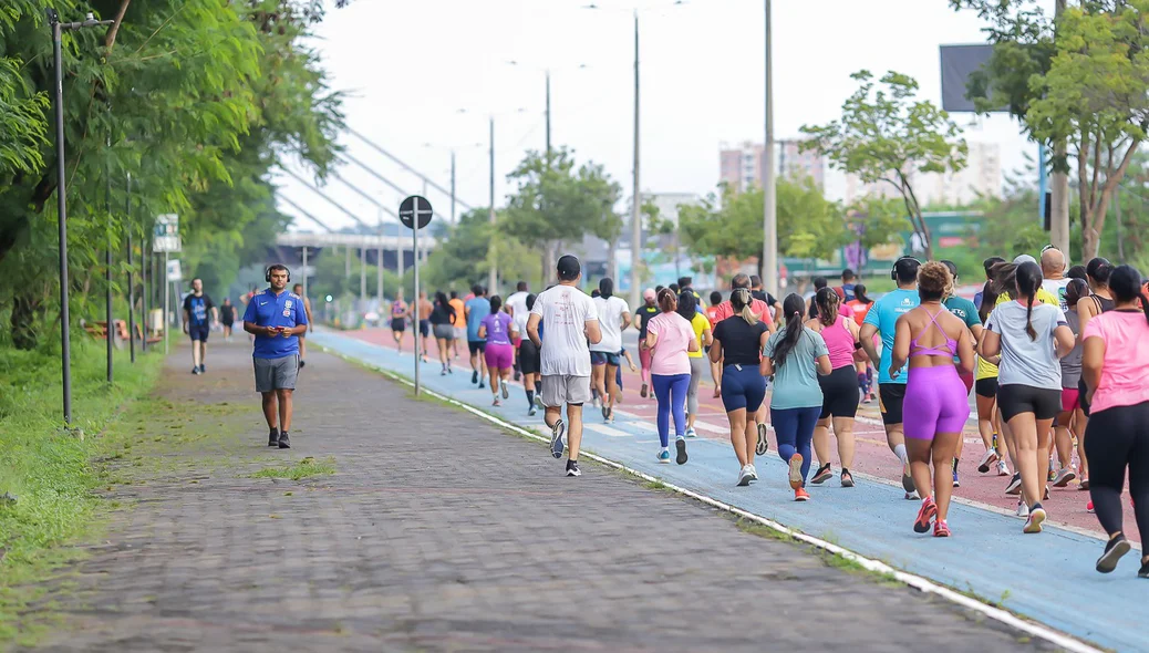 Atletas compareceram a Corrida Solidária realizada pela Rede Feminina de Combate ao Cãncer