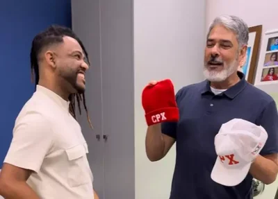Bonner se emociona ao ganhar boné com a marca CPX